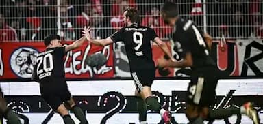 德甲冠军梦碎！拜仁16连胜告终，客场绝平柏林联合仍居榜首_比赛_比分_凯恩