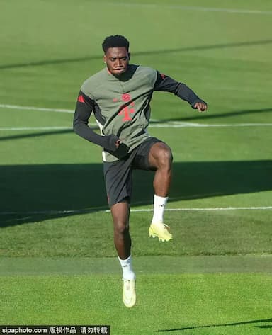 拜仁续约风波：于帕梅凯诺为何改变条件？背后真相揭秘！_谈判_赛季_欧冠